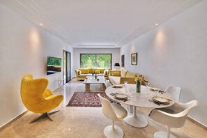 Apartment, 2 Bedrooms, Garden View | Dining room - Casa Palma Appartement Avec Jardin Prive La Marsa (La Marsa)