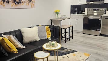 House, 2 Bedrooms | Living room