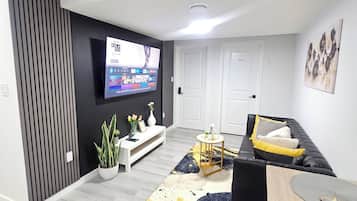 House, 2 Bedrooms | Living room