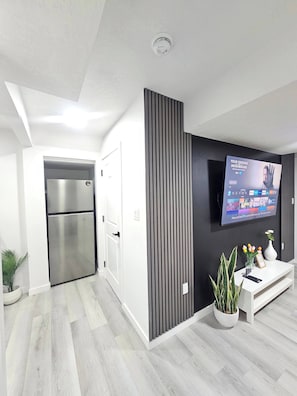 House, 2 Bedrooms | Interior - Modern 2BR Private Basement Suite Edmonton (Edmonton)
