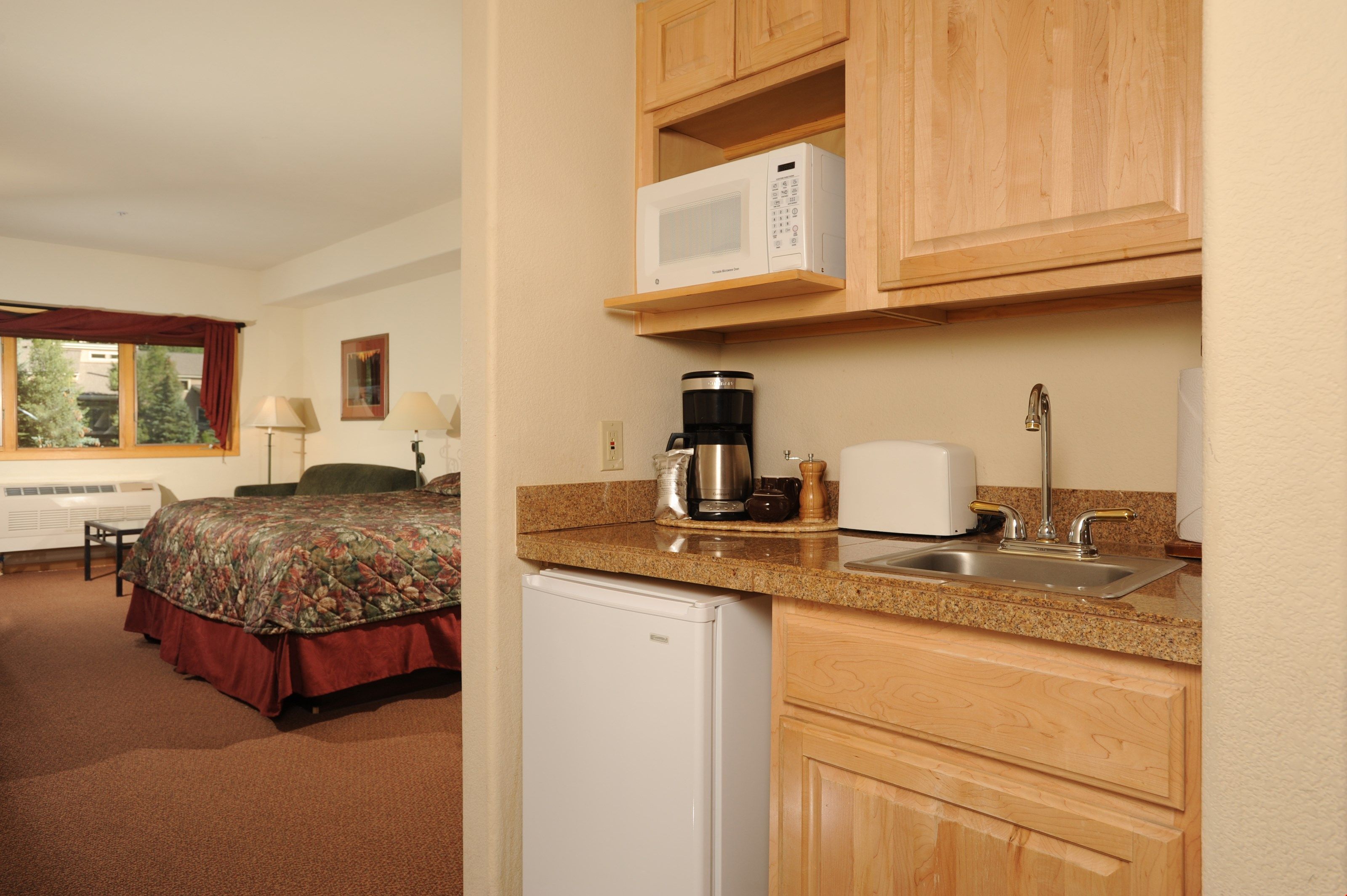 Iron/ironing board, free WiFi, bed sheets, wheelchair access
