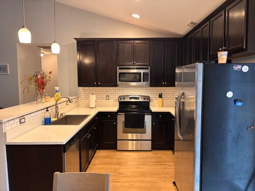 3-bedroom Coastal Retreat with Fire Pit + Boat Ramp Access