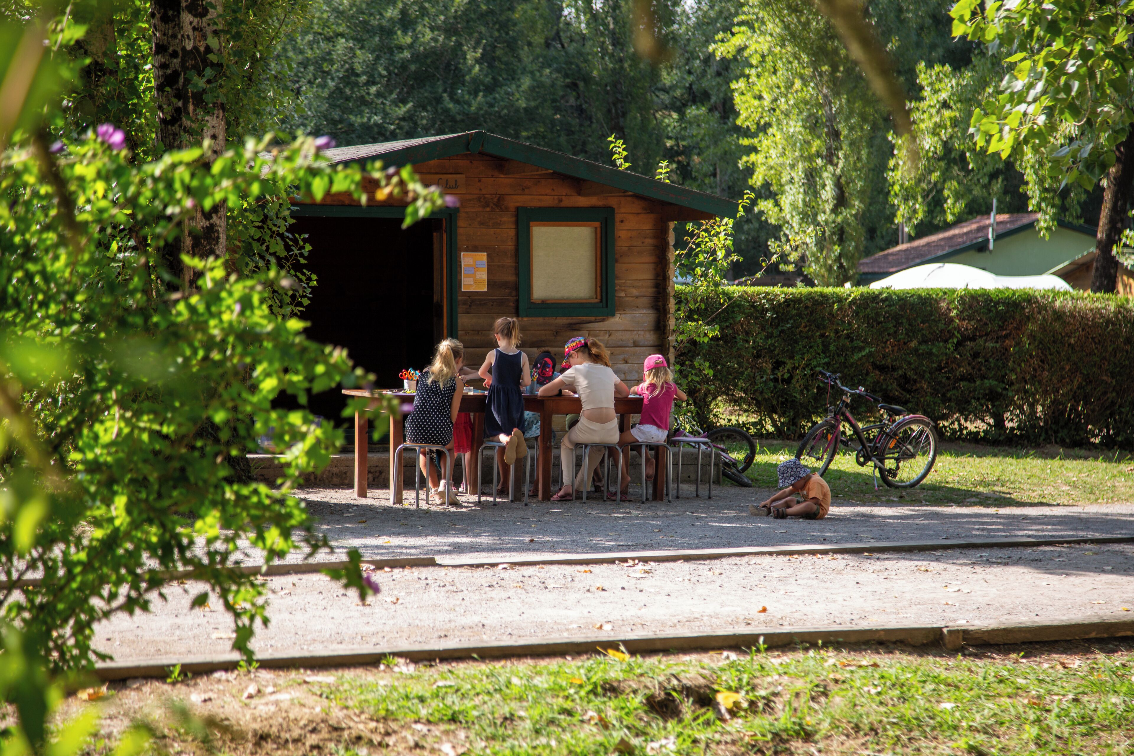 Khu ẩm thực ngoài trời