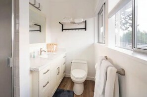 Bathroom - Beautiful home in the heart of Kirkland WA (Kirkland)