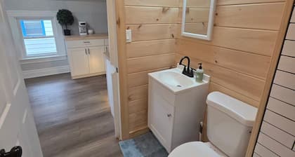 Cozy 2-bed apt in Rochester near UR Campus, Highland Park, and Downtown