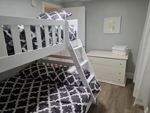 2 Schlafzimmer, Bügeleisen/Bügelbrett, Reisekinderbett, kostenloses WLAN