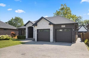 Exterior - The Matchette Manor • Luxury • Hotub • Lasalle • Upper Level of the House (Windsor)