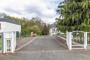 Property grounds - Apartment by the water 1 (Groß Lindow)