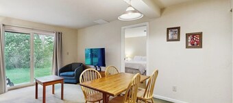 Four Season Condo:  ski, hike, mountain bike & seasonal pool