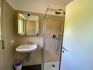 Bathroom - Vrbo Property (Lombardia)