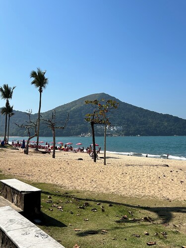 Superb 3-bedroom apartment by the sea