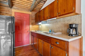 Kamar Single Deluks, pemandangan sungai | Dapur pribadi