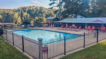 Deluxe Double Room, Pool View | Pool