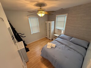 2 habitaciones, tabla de planchar con plancha, internet y ropa de cama 