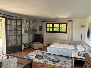 Room - Vrbo Property (Cavalaire-sur-Mer)