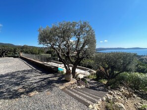 Property grounds - Exclusive vacation apartment in a private estate (Cavalaire-sur-Mer)