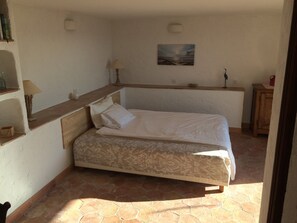 Room - Exclusive vacation apartment in a private estate (Cavalaire-sur-Mer)