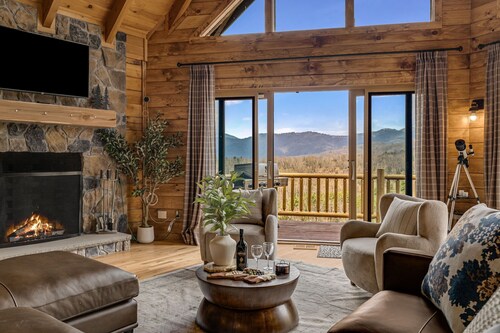 Private Retreat w/ Views, Hot Tub + Game Room
