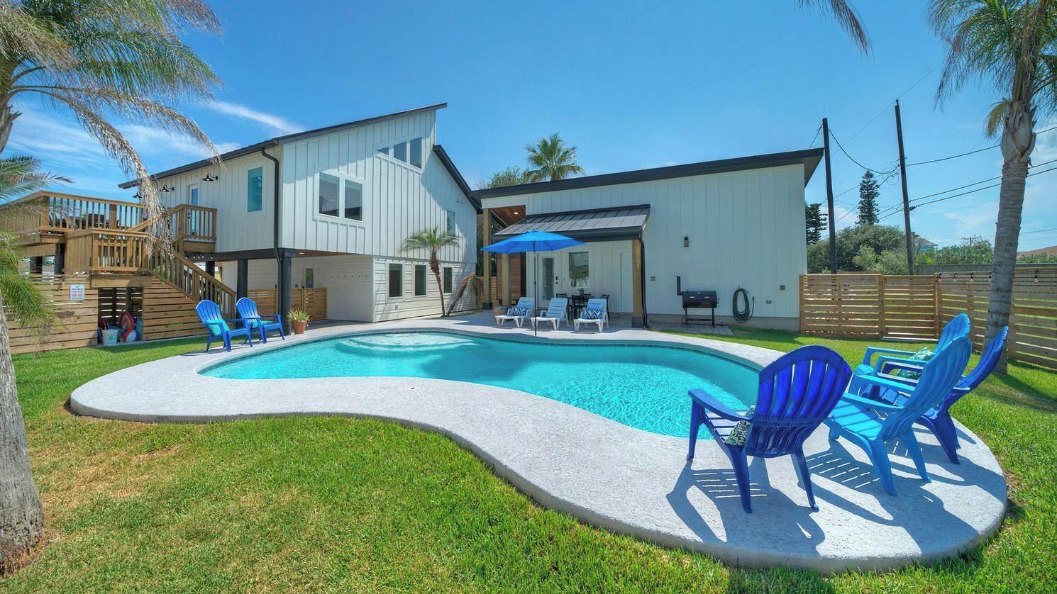 Maison (Multiple Bedrooms) | Piscine