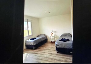 2 bedrooms, bed sheets - Depto 4 pax 1 baño con Starlink y parking cerca de terminal y centro (El Calafate)