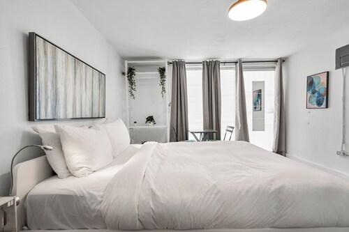750 Miramar by Otium