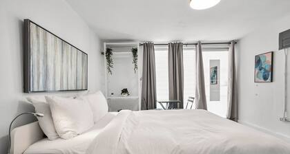 750 Miramar by Otium
