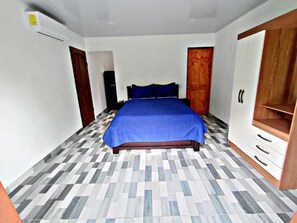 1 bedroom, WiFi, bed sheets - The Chicken House (El Castillo)