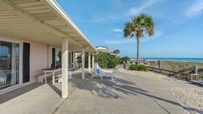House (3 Bedrooms) | Interior - Pink Flamingo by the Sea Avantstay Walk to Beach + Ocean Views + Outdoor Dining Near Pier Park + Panama City Beach (Panama City Beach)