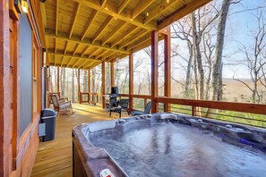 Terrace/patio - Panoramic Views & Hot Tub Bliss – Your Private Mountain Sanctuary (Blue ridge)