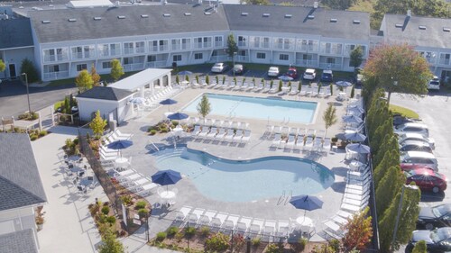 One bedroom Townhouse unit at The Cove Resort just outside Hyannis: Week 28 July