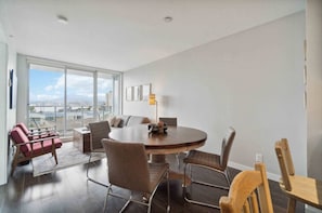 Dining - Modern 1-Bed Condo | Mountain Views | 10 mins > DT (Vancouver)