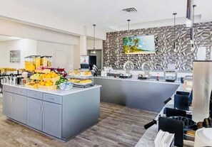Dining - Bright Sarasota Studio, Pool + Waterfront + IMG, Minutes To Beaches (Sarasota)