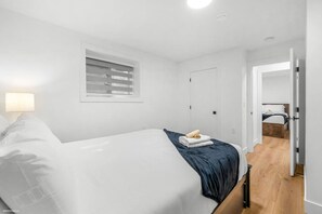 Room - Modern 2-BR/ Near Capilano Suspension Bridge (North Vancouver)