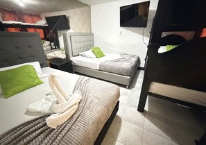 Basic Quadruple Room | Bed sheets