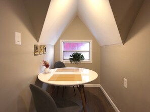 Dining - 15 min away from - Universal Studios! -Cozy Studio (Orlando)