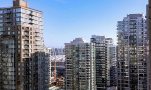 Exterior - High-End Downtown 1BR| Pool Gym | Stadium District (Vancouver)