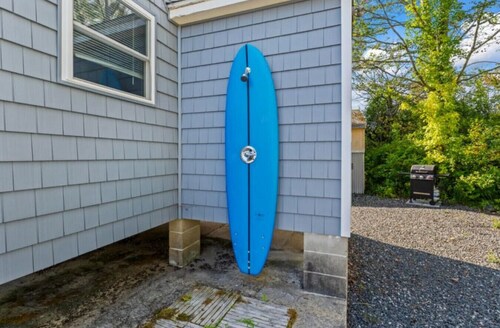 Coastal Cottage with Porch, Grill and Near Beach