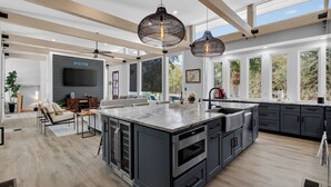 Rumah (5 Bedrooms) | Interior