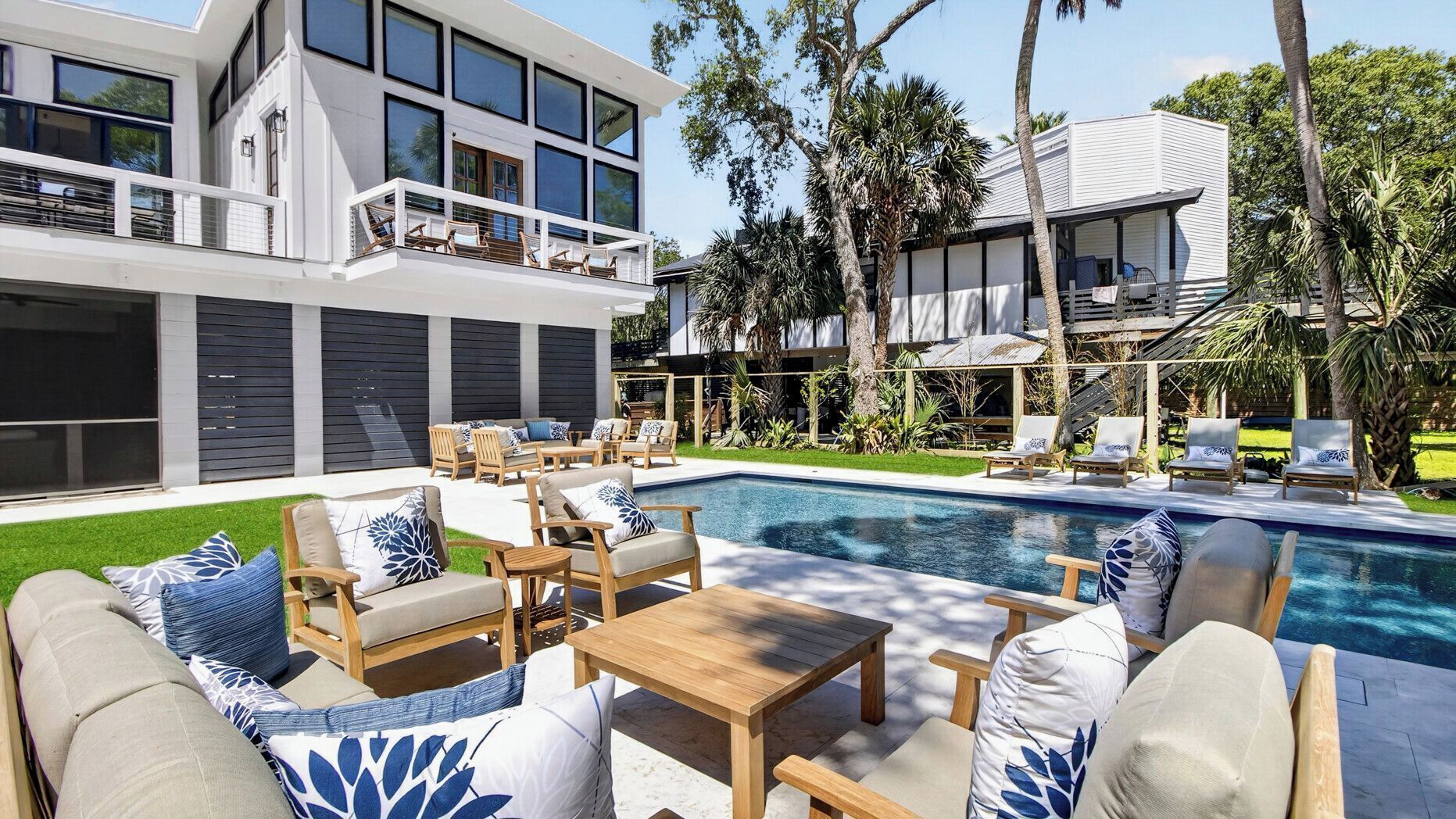 House (5 Bedrooms) | Interior