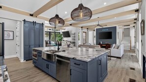 Rumah (5 Bedrooms) | Interior