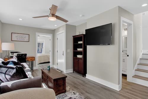 House (5 Bedrooms) | Interior