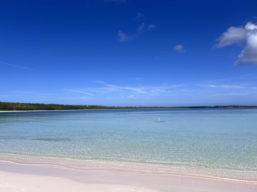 3-bedroom Villa on Winding Bay