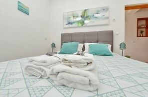 1 bedroom, iron/ironing board, free WiFi, bed sheets - Kristijan Apartment Sleeps 3 With Garden (Zadar)