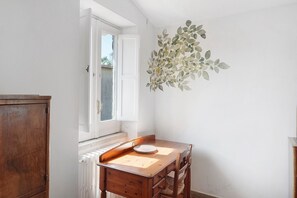 Dining - Le Tore – Terrace Room with Private Terrace, Shared Garden and Wi-Fi (Massa Lubrense)