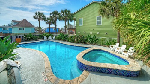 Beachwalk Breeze by Avantstay Pool + Hot Tub + Game Room + Tiki Bar Walk to the Beach