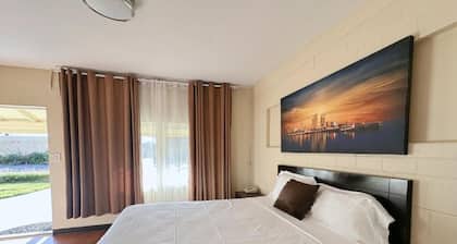 Royal Inn & Suites