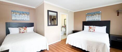 Economy Double or Twin Room, Garden View | Desk, laptop workspace, blackout drapes, soundproofing