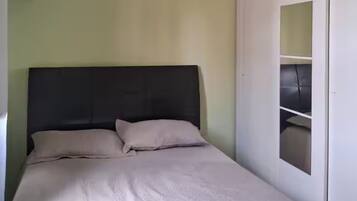 3 bedrooms, WiFi (free), bed sheets
