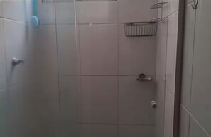 Hair dryer, towels, soap, toilet paper - Apt 3Qts 5 Camas/ Confort / Aeroporto Confis/Cid. Galo e Cid.Administrativa Gov. (Vespasiano)