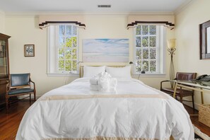2 bedrooms, iron/ironing board, Internet - The Office | Historic District Charleston! (Charleston)
